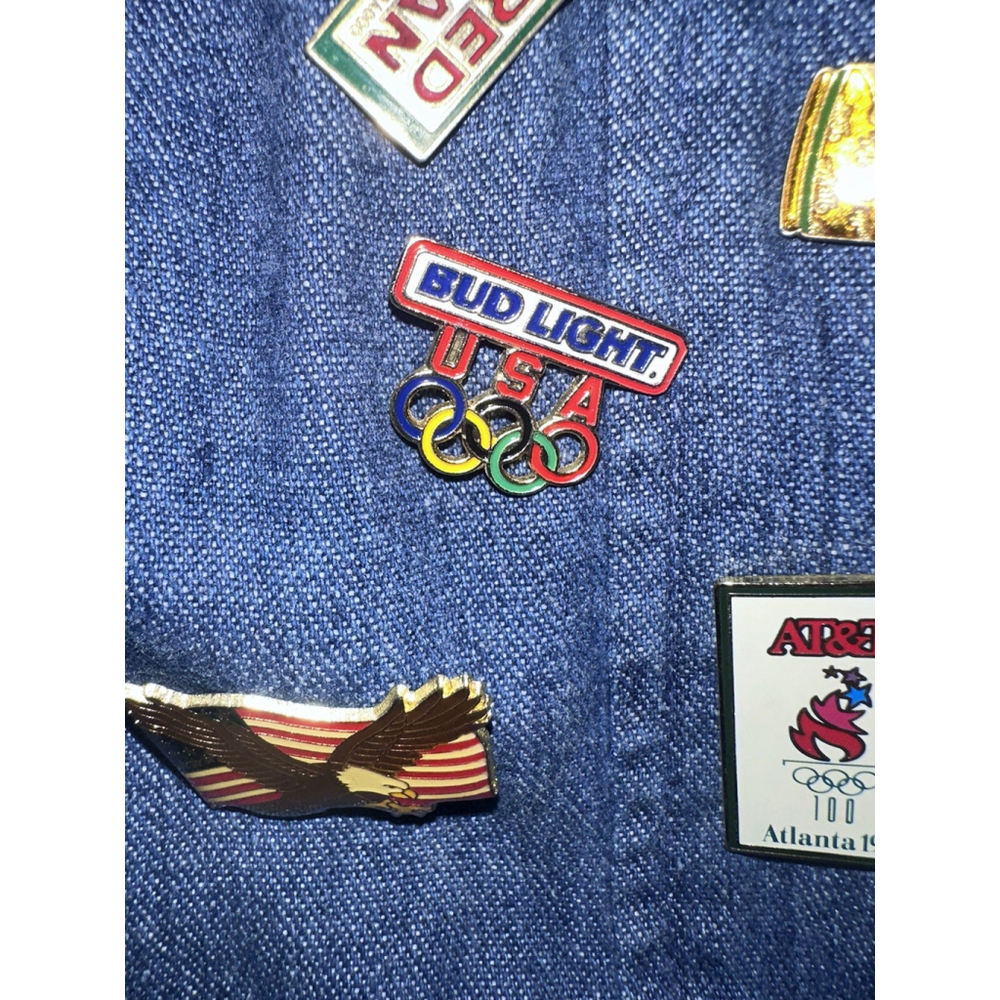 Denim Zip Front vest With 30 + Vintage Pin Collection - Picture 13 of 16